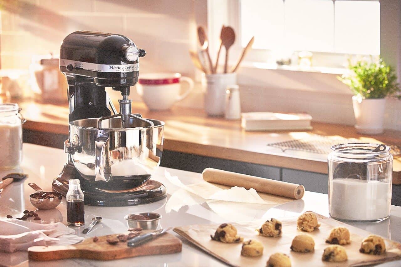 Understanding the Differences between Food Processor and Stand Mixer