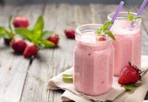 banana and strawberry smoothies